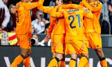 关于西甲赛程吃紧，瓦伦西亚冲刺阶段防线松动，引发热议，资深球员宣示担当的信息开云体育在线平台