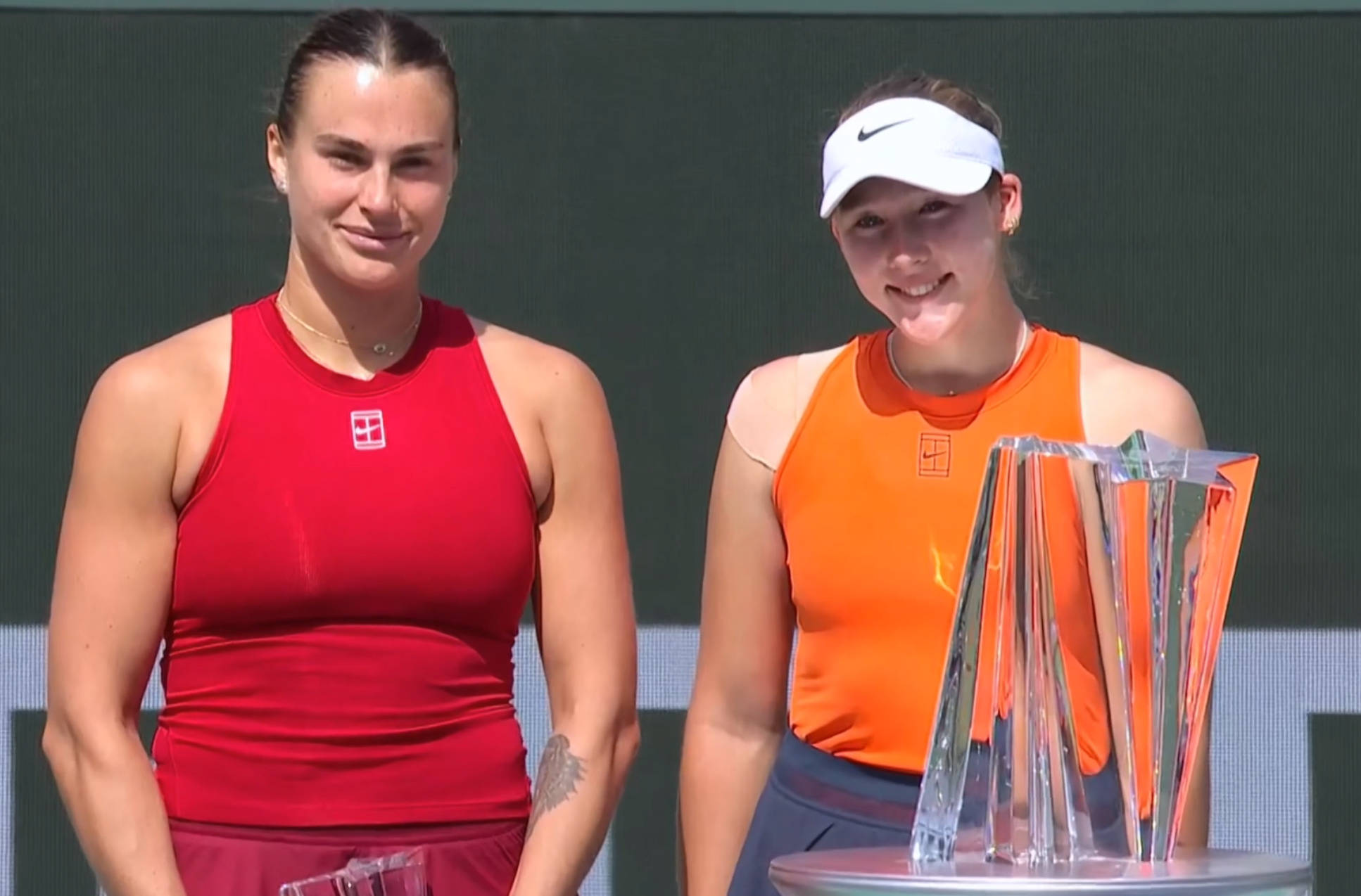 包含莎拉波娃连续十二场比赛得分超过精彩发挥，法国队挑战极限！的词条