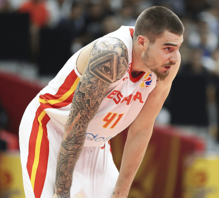 关于Ning爆冷击败西班牙队，问鼎冠军引爆全场！的信息