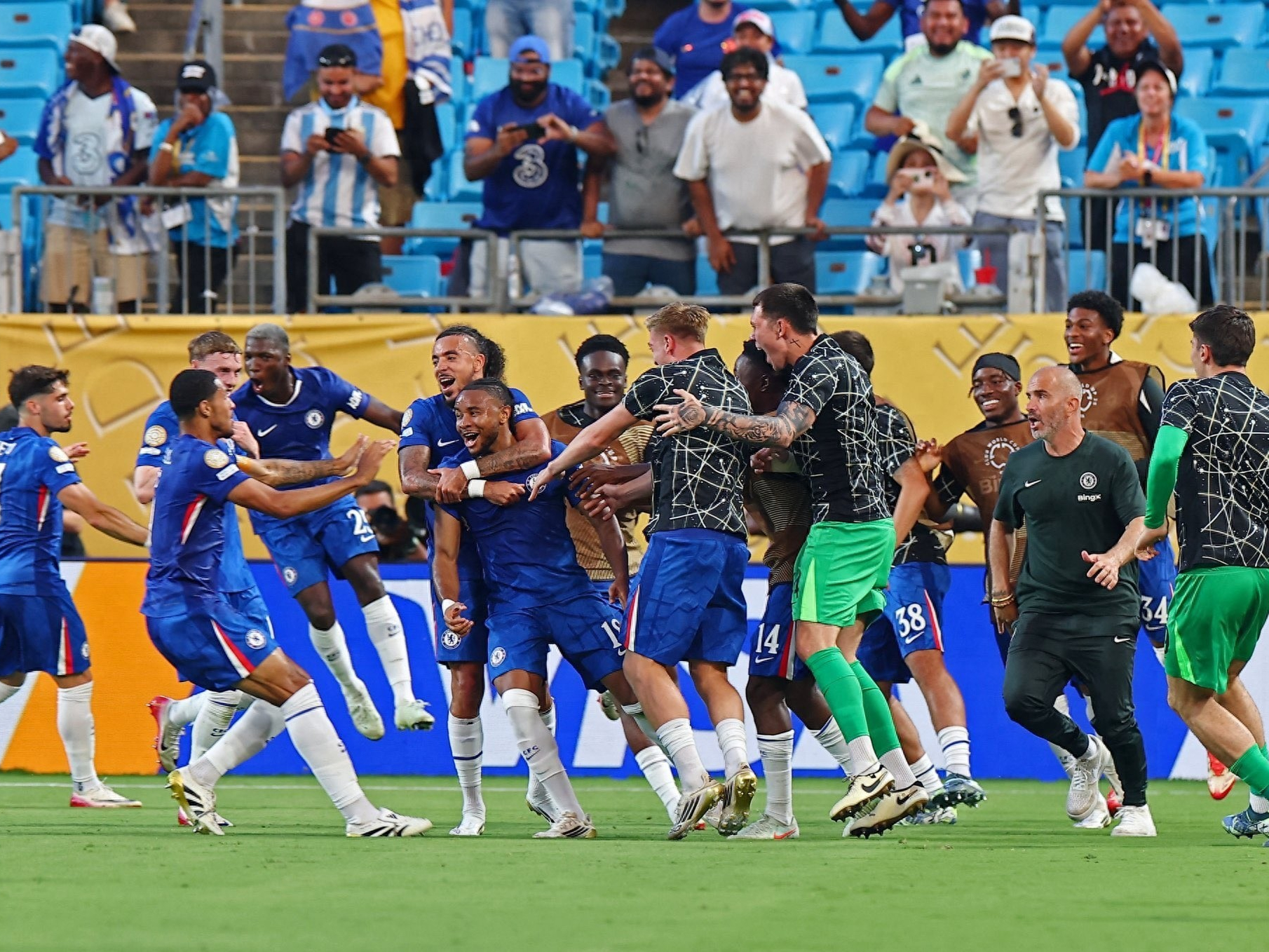 关于清晨马赛备战葡超，单刀错失细节曝光，赛场秩序良好，资深球员宣示担当的信息